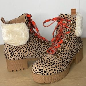 Leopard print with faux fur platform ankle boots 9M